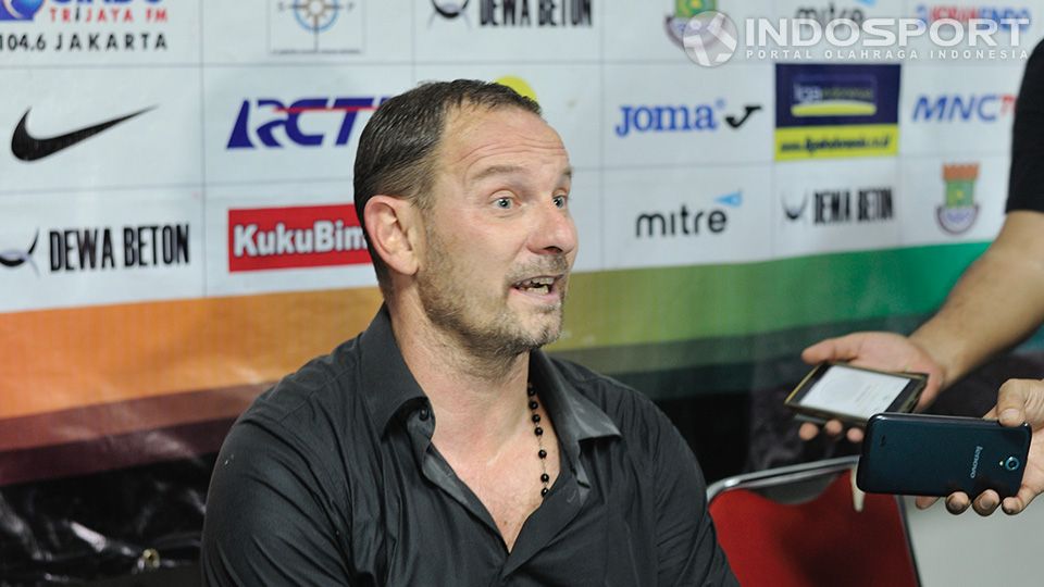 Dejan Antonic, pelatih Pelita Bandung Raya. Copyright: &copy; Ratno Prasetyo/INDOSPORT